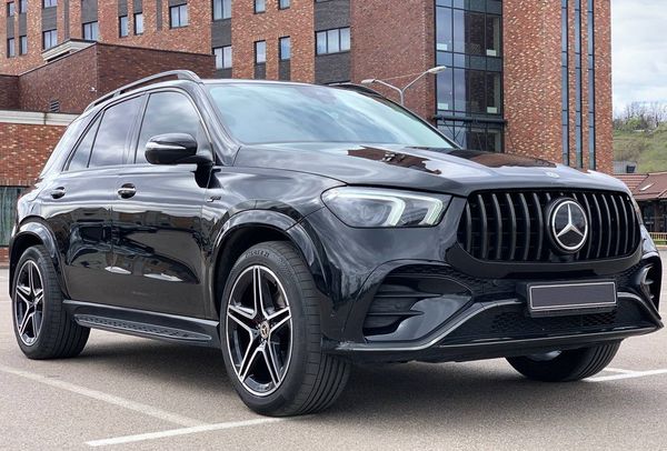 Позашляховик Mercedes Benz GLE 200 з замовити на весілля прокат без водія Київ