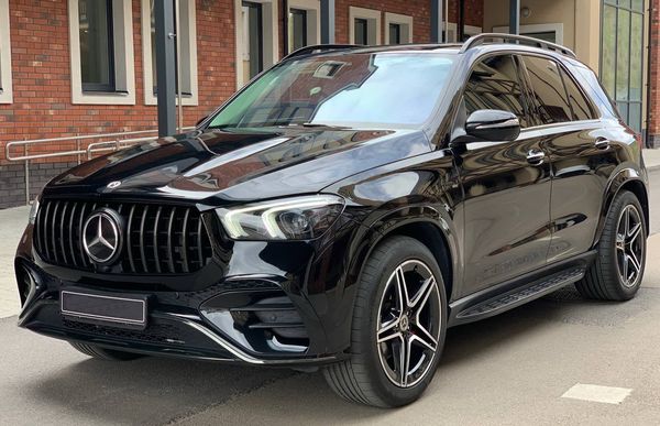 Позашляховик Mercedes Benz GLE 200 з замовити на весілля прокат без водія Київ