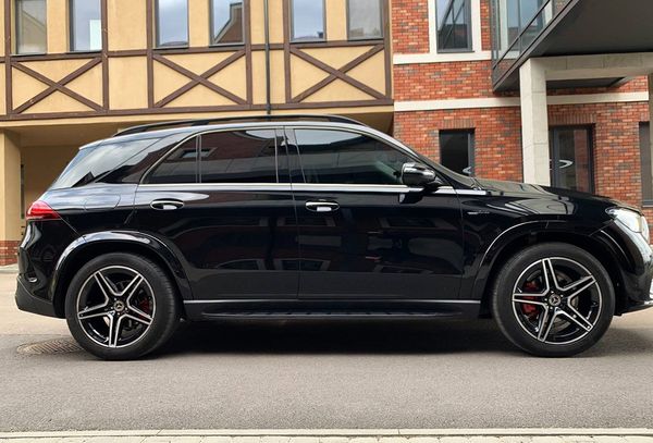 Позашляховик Mercedes Benz GLE 200 з замовити на весілля прокат без водія Київ