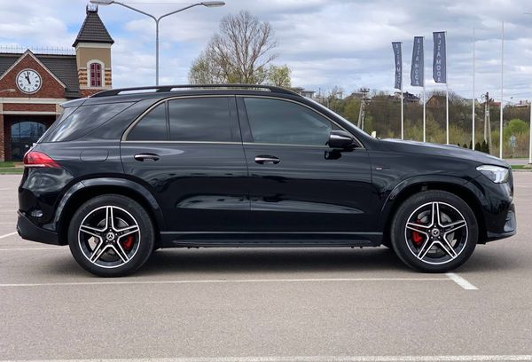 Позашляховик Mercedes Benz GLE 200 з замовити на весілля прокат без водія Київ