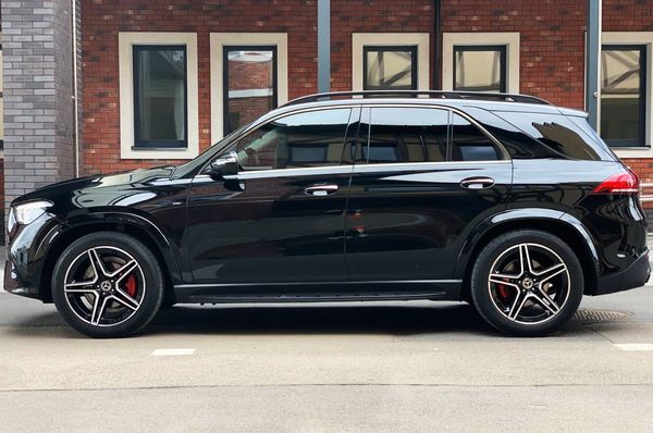 Позашляховик Mercedes Benz GLE 200 з замовити на весілля прокат без водія Київ