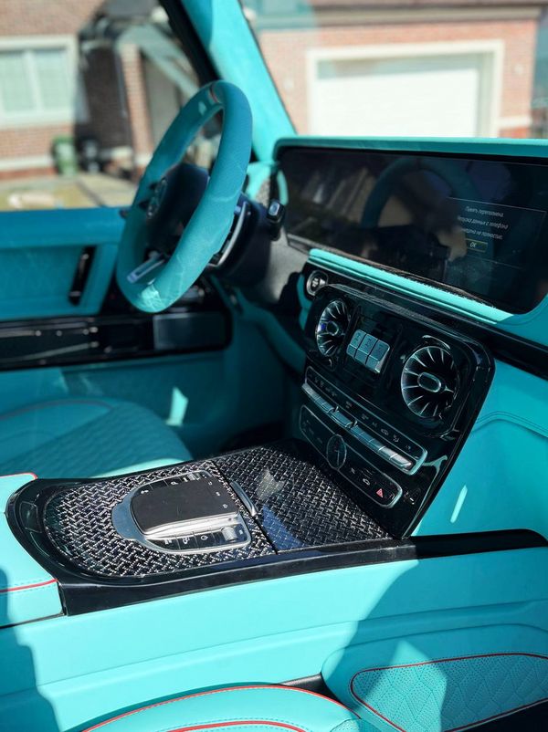 Mercedes-Benz G800 Brabus Tiffany — прокат «Кубік» без водія в Києві | ціна