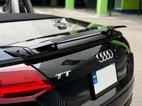 Audi TT S-line Quttro чорний замовити кабріолет з водієм на зйомки фотосесію