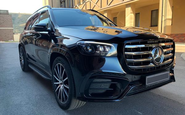 Позашляховик Mercedes Benz Gls AMG 400 прокат оренда з водієм