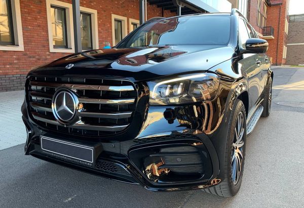 Позашляховик Mercedes Benz Gls AMG 400 прокат оренда з водієм