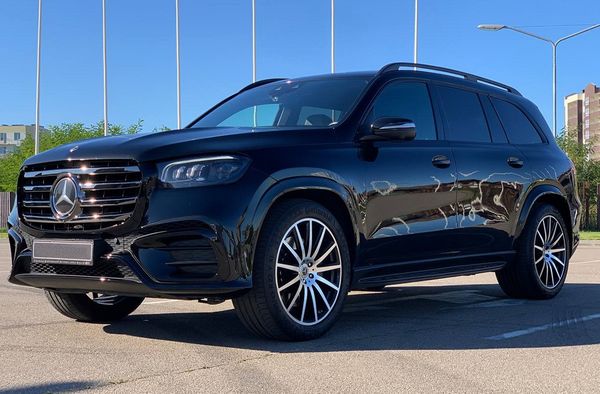 Позашляховик Mercedes Benz Gls AMG 400 прокат оренда з водієм