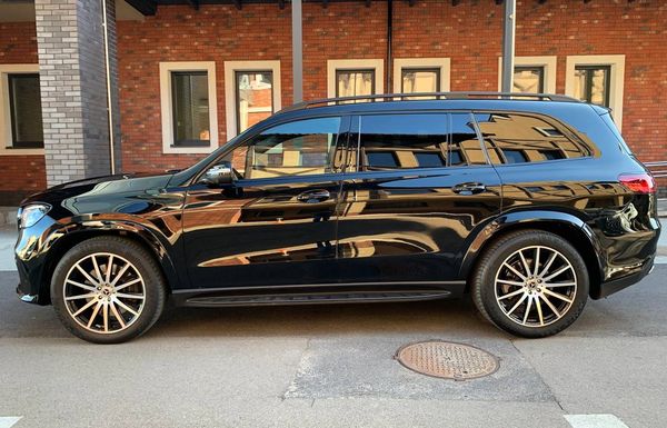 Позашляховик Mercedes Benz Gls AMG 400 прокат оренда з водієм