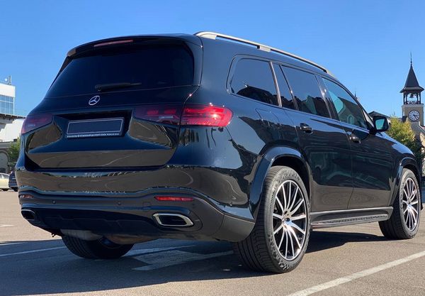 Позашляховик Mercedes Benz Gls AMG 400 прокат оренда з водієм