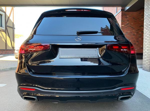 Позашляховик Mercedes Benz Gls AMG 400 прокат оренда з водієм