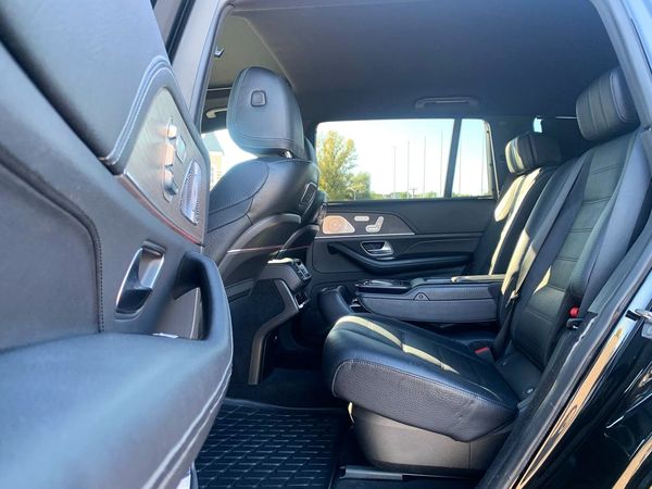 Позашляховик Mercedes Benz Gls AMG 400 прокат оренда з водієм