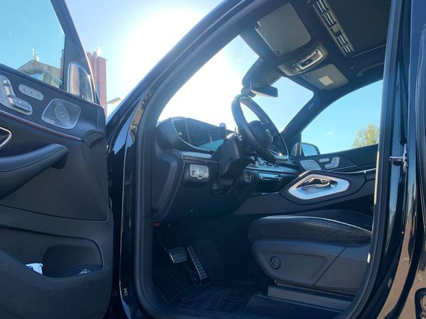 Позашляховик Mercedes Benz Gls AMG 400 прокат оренда з водієм
