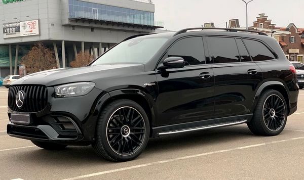 Позашляховик Mercedes-Benz Gls 63 AMG на прокат без водія Київ