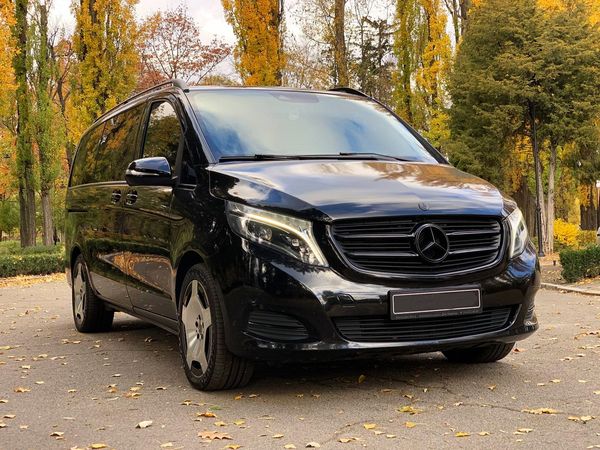 Микроавтобус Mercedes V класс прокат аренда без водителя заказать с водителм