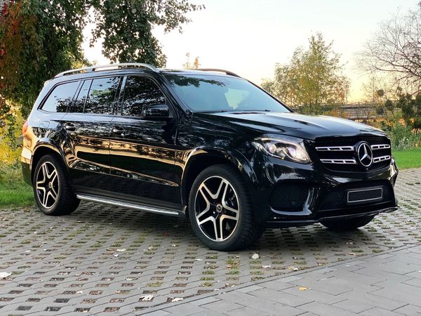 Аренда внедорожника Mercedes GLS 350 черный на свадьбу трансфер