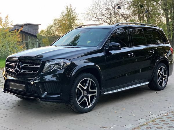 Аренда внедорожника Mercedes GLS 350 черный на свадьбу трансфер