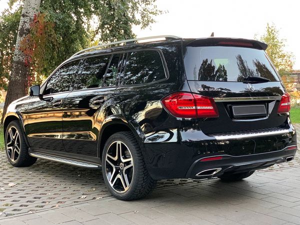 Аренда внедорожника Mercedes GLS 350 черный на свадьбу трансфер