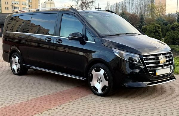 Замовити мікроавтобус на весілля Mercedes Benz V class 2025 року з водієм