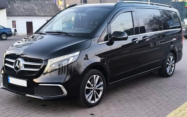 Оренда Mercedes Benz V class 2022 року на весілля в Києві