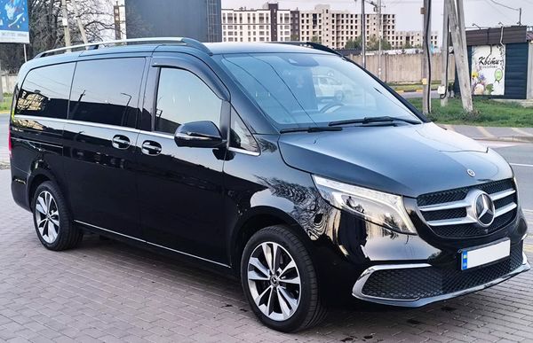 Оренда Mercedes Benz V class 2022 року на весілля в Києві