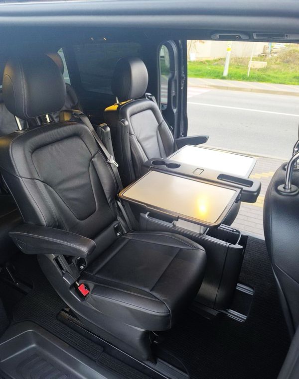 Оренда Mercedes Benz V class 2022 року на весілля в Києві