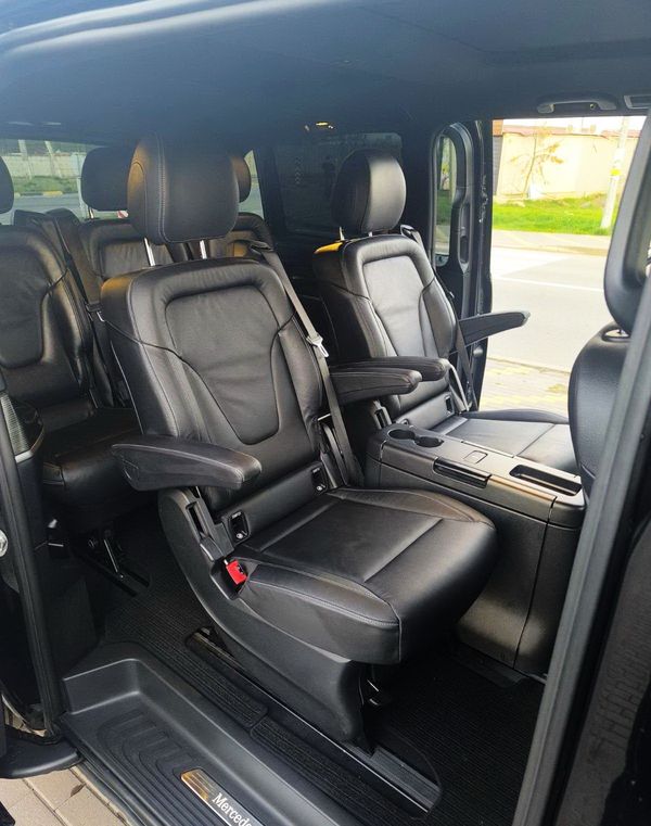 Оренда Mercedes Benz V class 2022 року на весілля в Києві