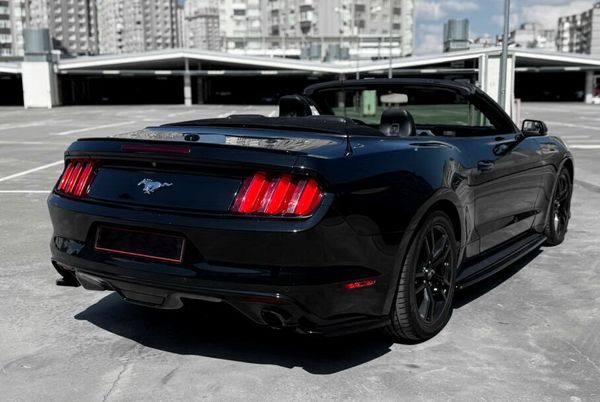 Аренда Ford Mustang Gt кабриолет черный для фото видео съемки цена в Киеве