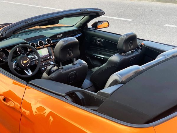 Аренда Ford Mustang Gt оранжевый кабриолет для фото видео съемки цена в Киеве