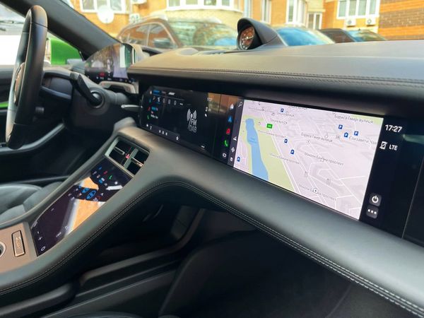 Прокат Porsche Taycan Turbo без водія для фото відео