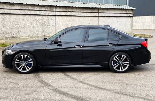 Прокат BMW 328i без водія на весілля з водієм