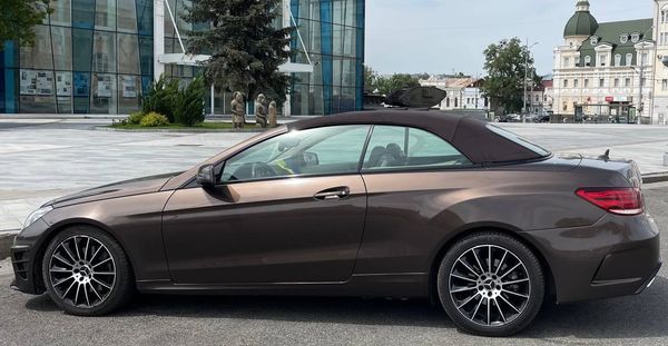 Кабріолет Mercedes E350 BLUETEC на весілля для зйомки фотосесії