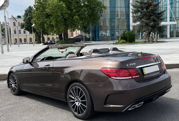 Кабріолет Mercedes E350 BLUETEC на весілля для зйомки фотосесії