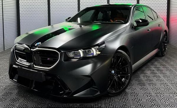 Прокат BMW M5 G90 без водія подобово Київ