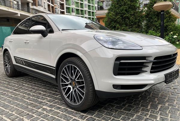 Прокат Porsche Cayenne Coupe без водія в Києві ціна
