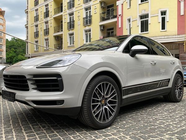 Прокат Porsche Cayenne Coupe без водія в Києві ціна
