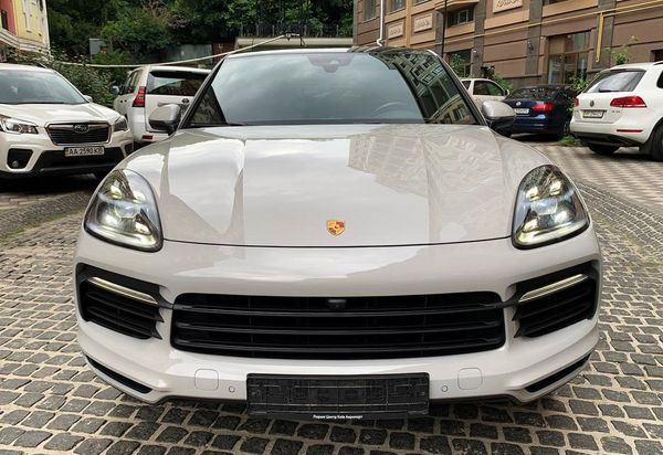 Прокат Porsche Cayenne Coupe без водія в Києві ціна