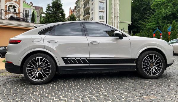 Прокат Porsche Cayenne Coupe без водія в Києві ціна