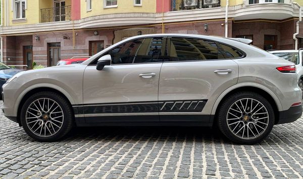 Прокат Porsche Cayenne Coupe без водія в Києві ціна