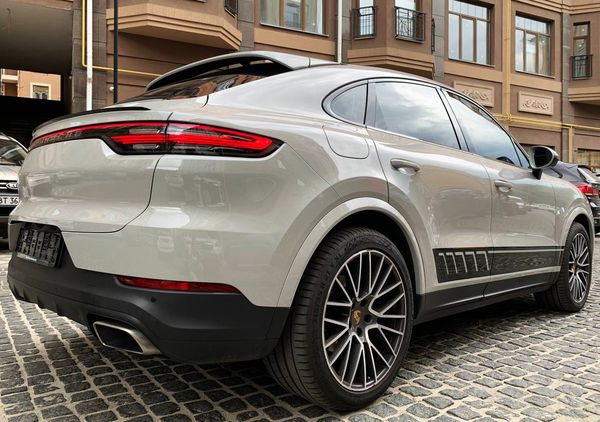 Прокат Porsche Cayenne Coupe без водія в Києві ціна