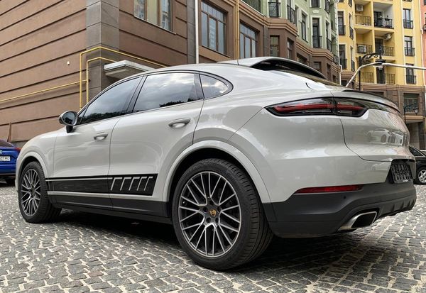 Прокат Porsche Cayenne Coupe без водія в Києві ціна