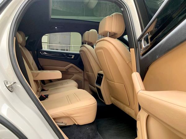 Прокат Porsche Cayenne Coupe без водія в Києві ціна