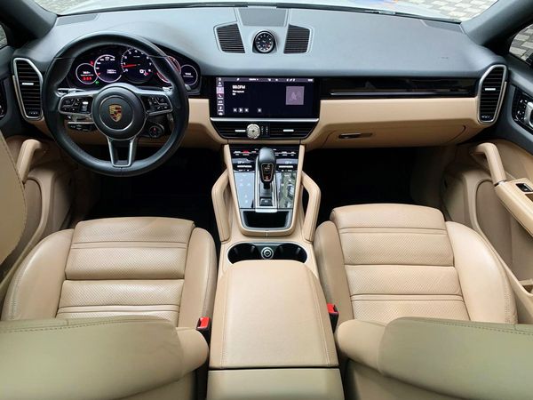 Прокат Porsche Cayenne Coupe без водія в Києві ціна