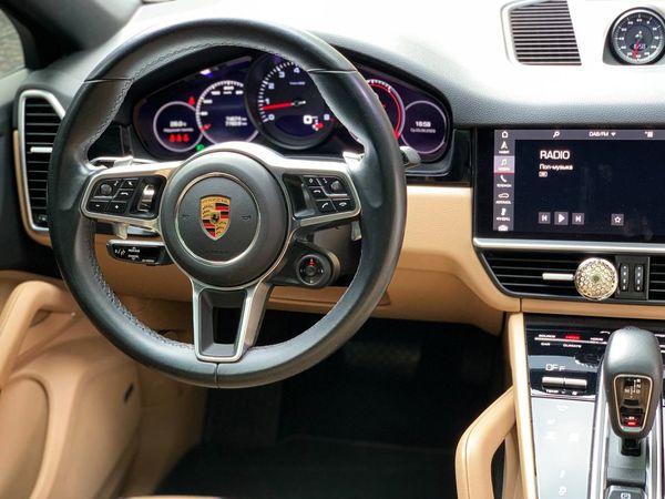 Прокат Porsche Cayenne Coupe без водія в Києві ціна