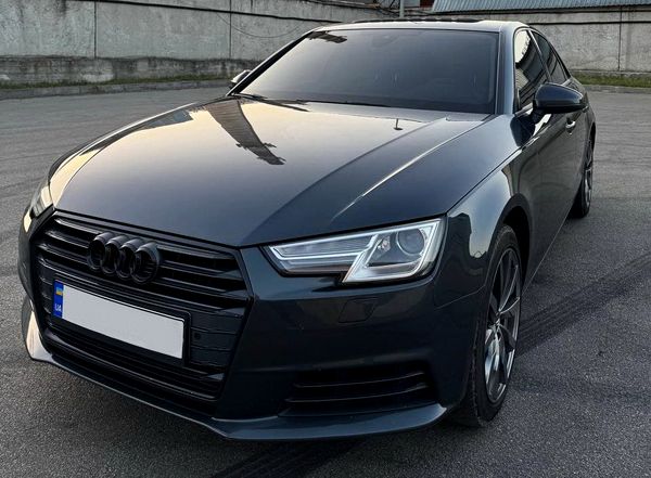 Прокат Audi A4 без водія на весілля з водієм Київ