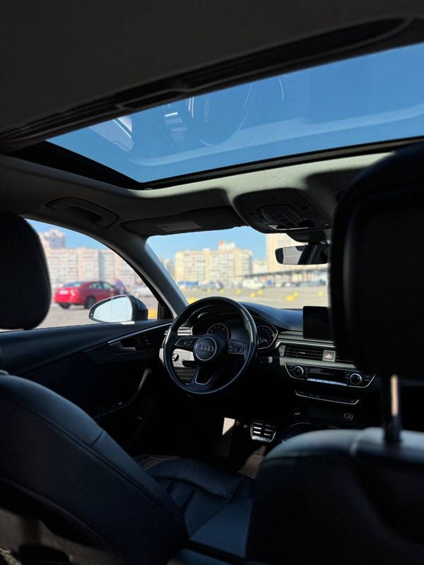 Прокат Audi A4 без водія на весілля з водієм Київ