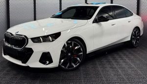 BMW 5 G60 білий оренда на весілля для фотосесії зйомки Київ