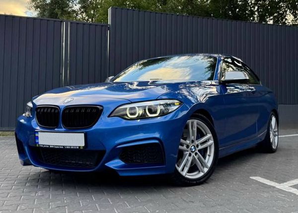 BMW 240i синя з водієм на фотосесію зйомки оренда Київ