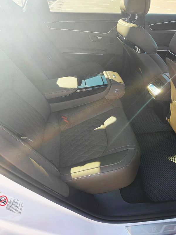 Оренда BYD HAN на весілля без водія Київ ціна