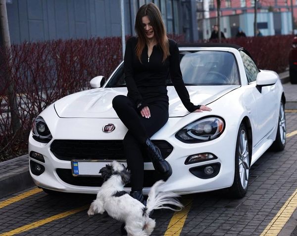 Кабріолет Fіat 124 Spider білий оренда для фото відео зйомки ціна в Києві