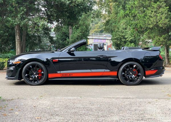 Кабріолет Ford Mustang Gt 5.0 оренда для фото відео зйомки ціна в Києві