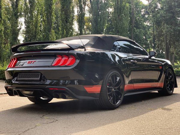 Кабріолет Ford Mustang Gt 5.0 оренда для фото відео зйомки ціна в Києві